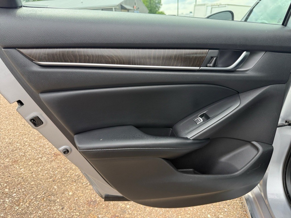 2018 Honda Accord Image 29
