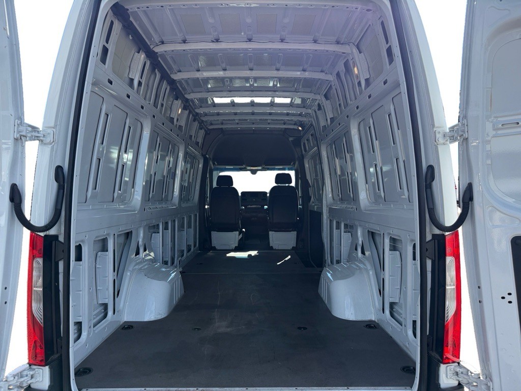 2024 Mercedes-Benz Sprinter Image 13
