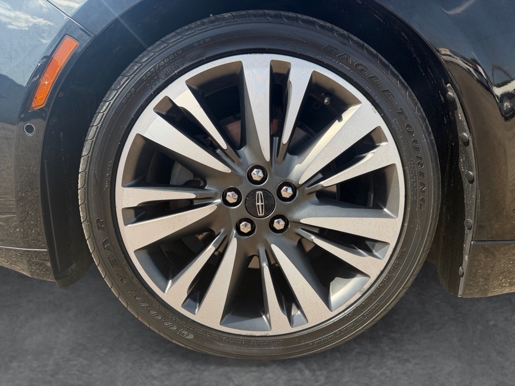2017 Lincoln MKZ Image 32