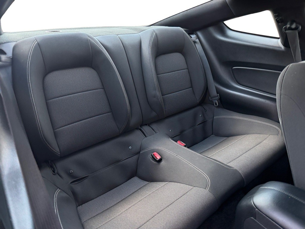 2017 Ford Mustang Image 14