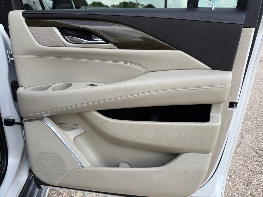 2019 Cadillac Escalade Image 32