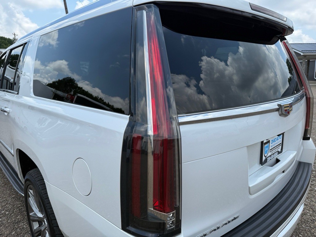 2019 Cadillac Escalade Image 41