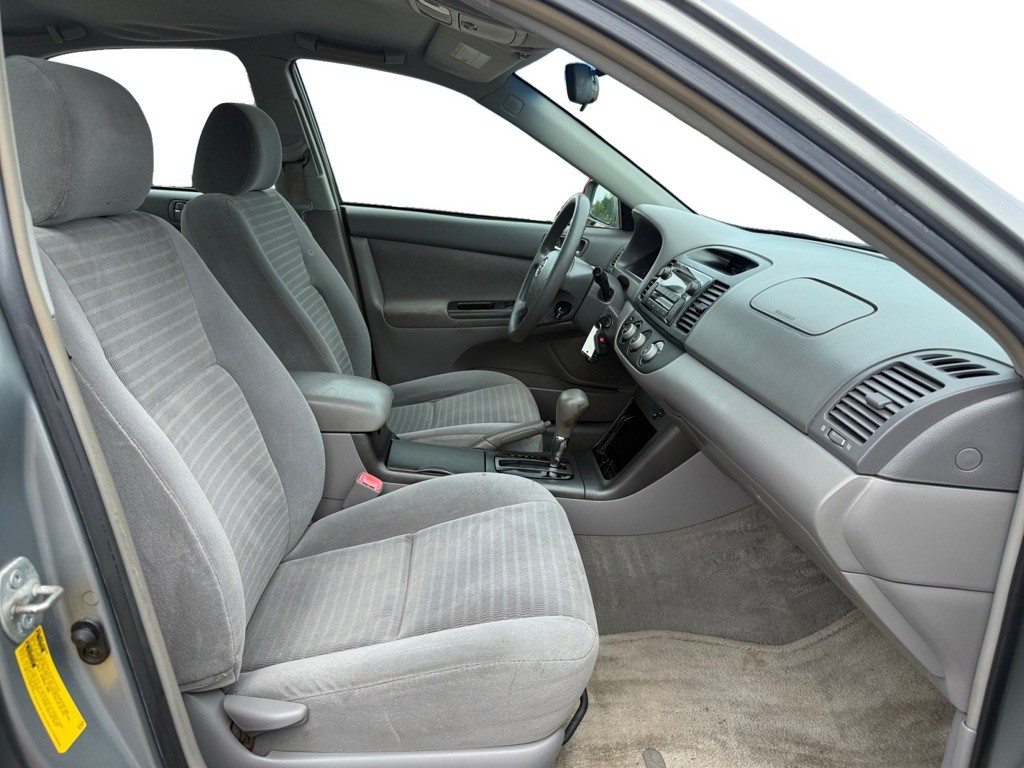 2005 Toyota Camry Image 12