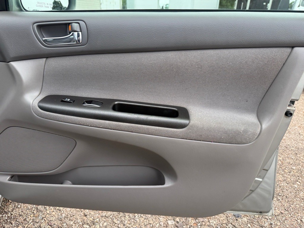 2005 Toyota Camry Image 25