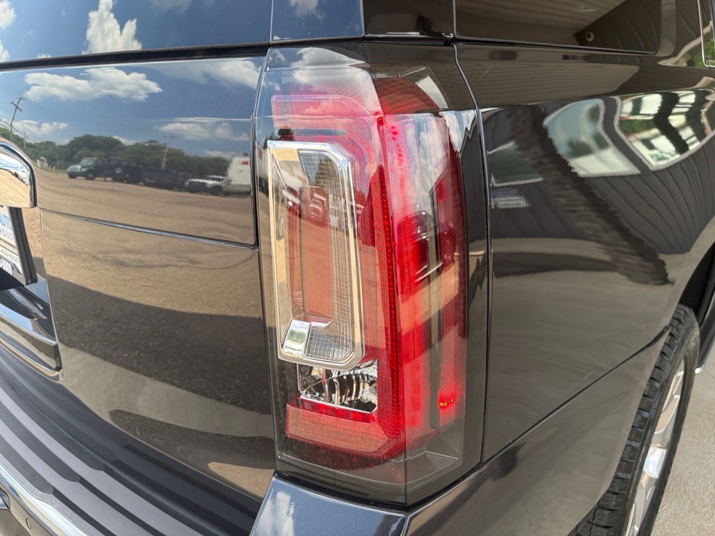 2020 GMC Yukon Image 44
