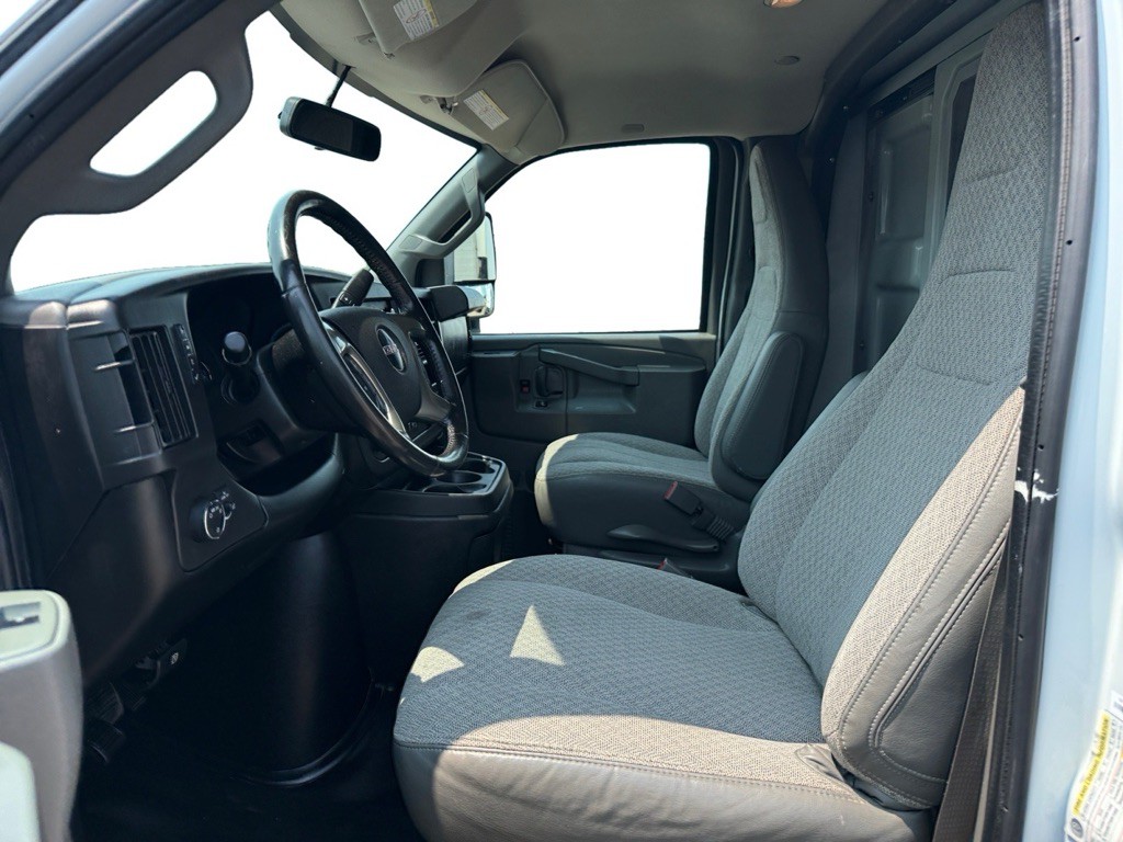 2019 GMC Savana Image 9