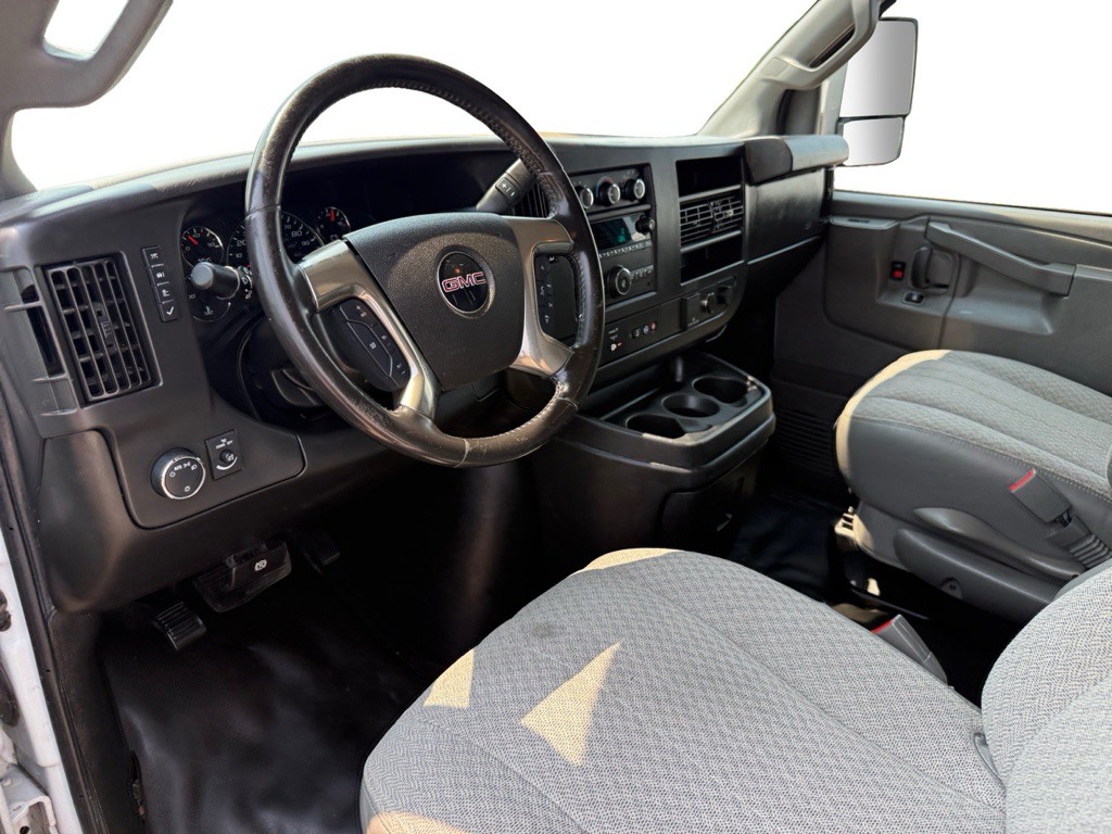 2019 GMC Savana Image 10