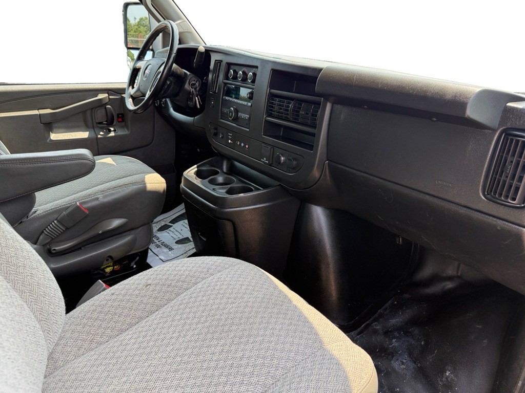 2019 GMC Savana Image 11