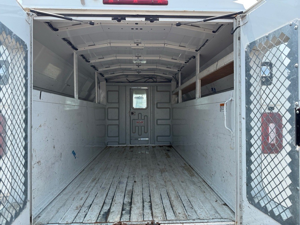 2019 GMC Savana Image 13