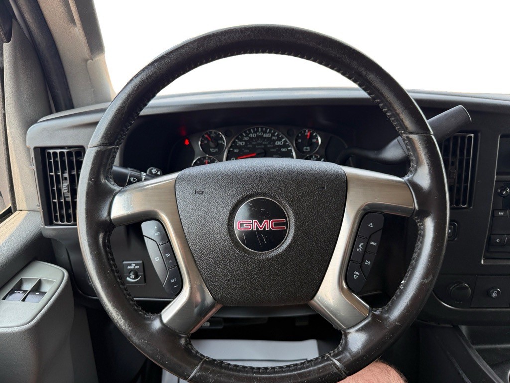 2019 GMC Savana Image 16