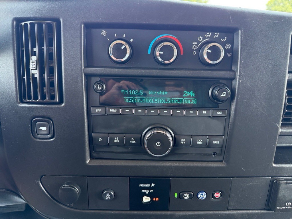 2019 GMC Savana Image 18