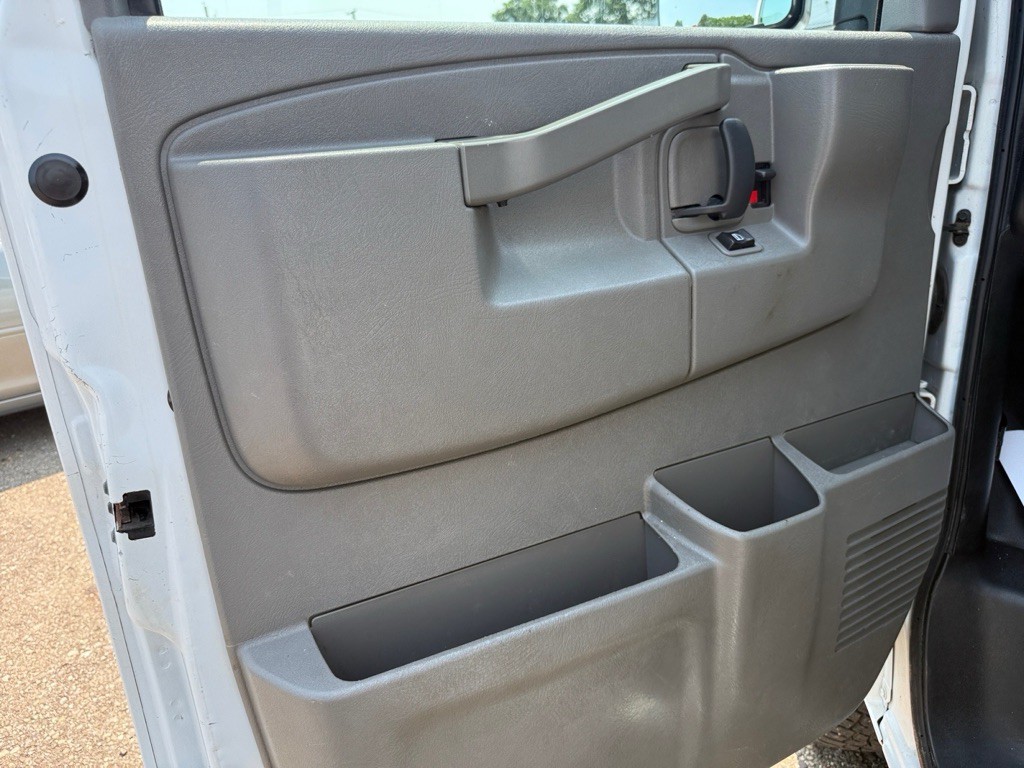 2019 GMC Savana Image 26