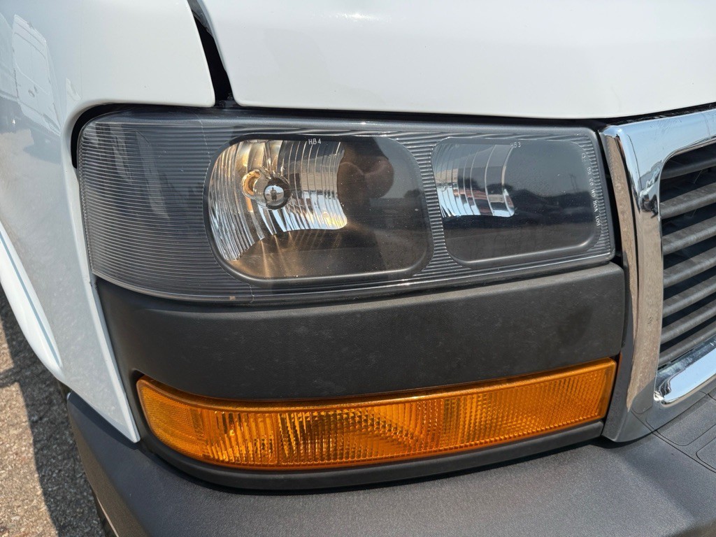 2019 GMC Savana Image 29