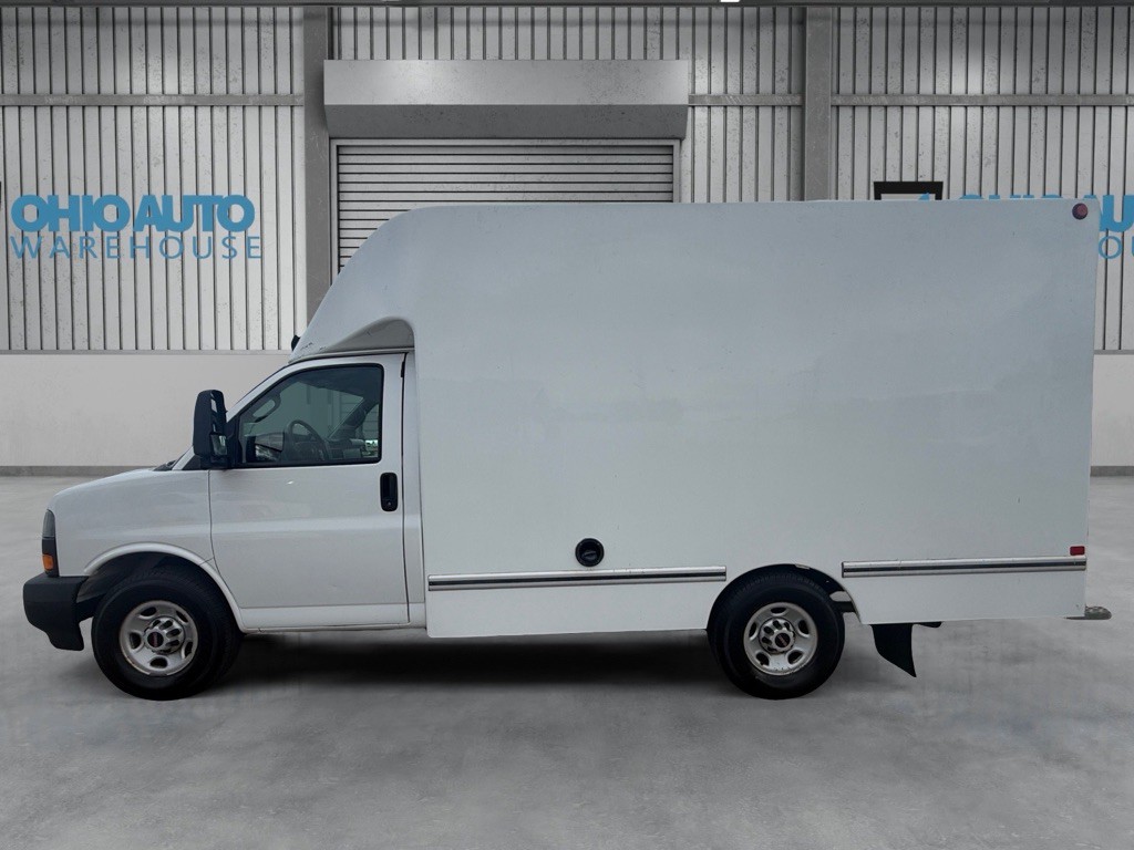 2019 GMC Savana Image 3