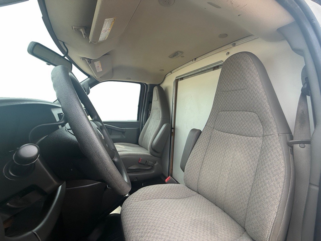 2019 GMC Savana Image 9