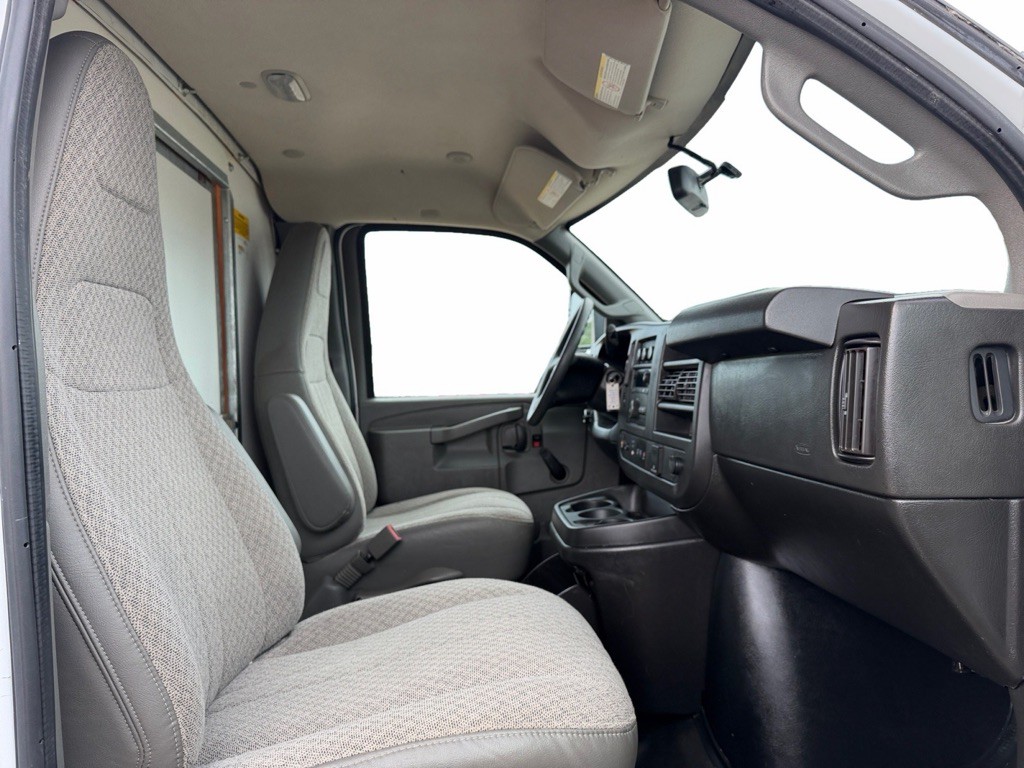 2019 GMC Savana Image 10