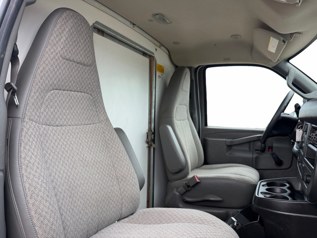 2019 GMC Savana Image 11