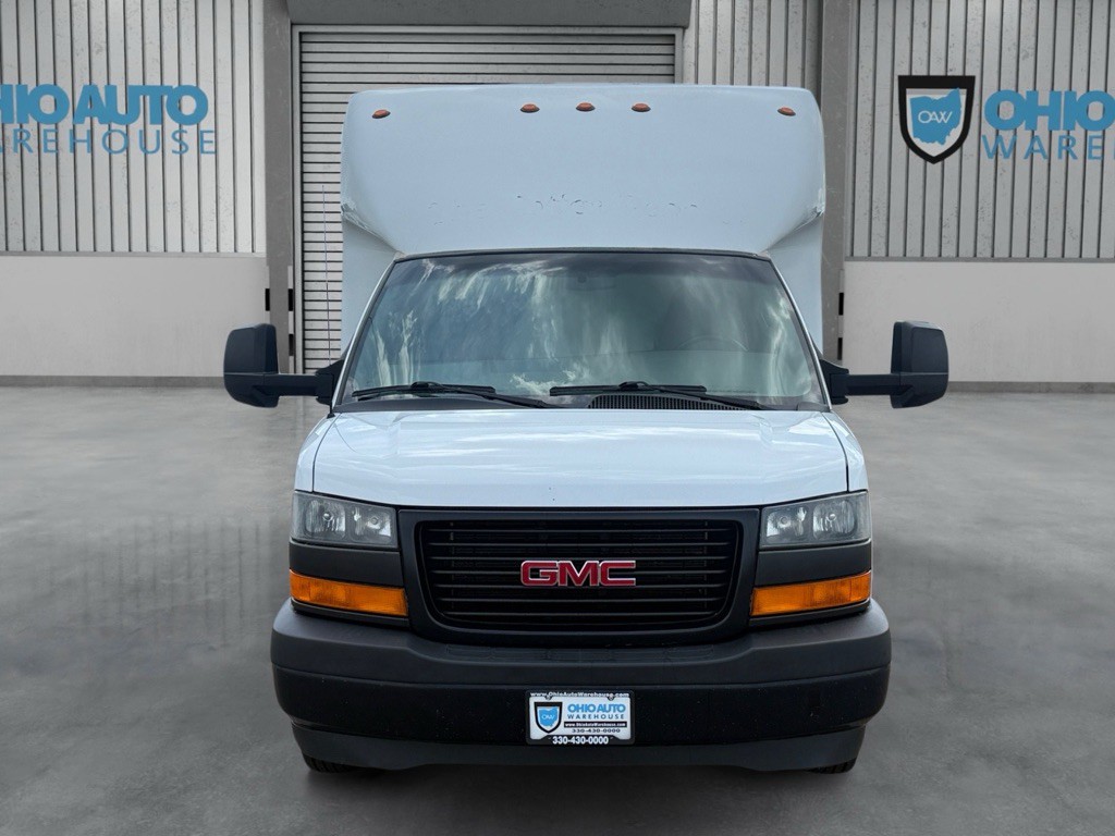 2018 GMC Savana Image 2