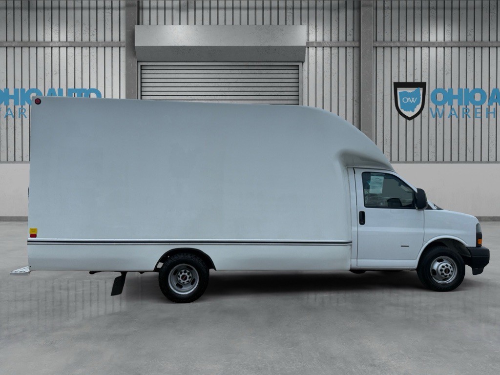 2018 GMC Savana Image 5