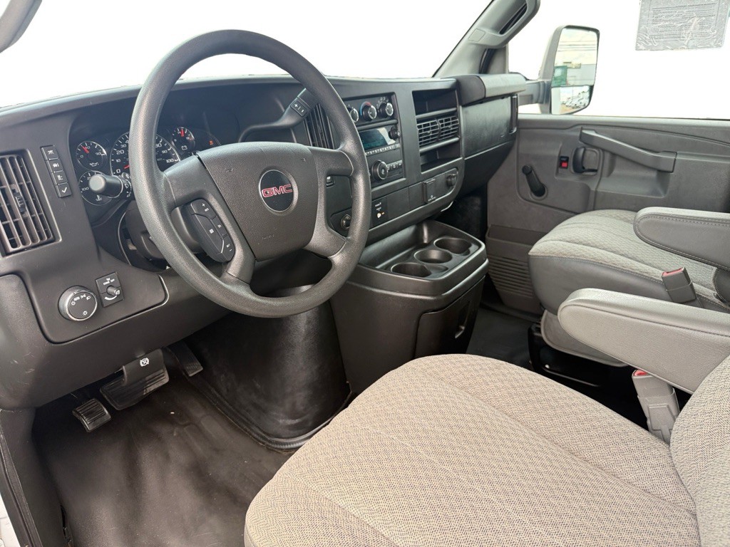 2018 GMC Savana Image 8