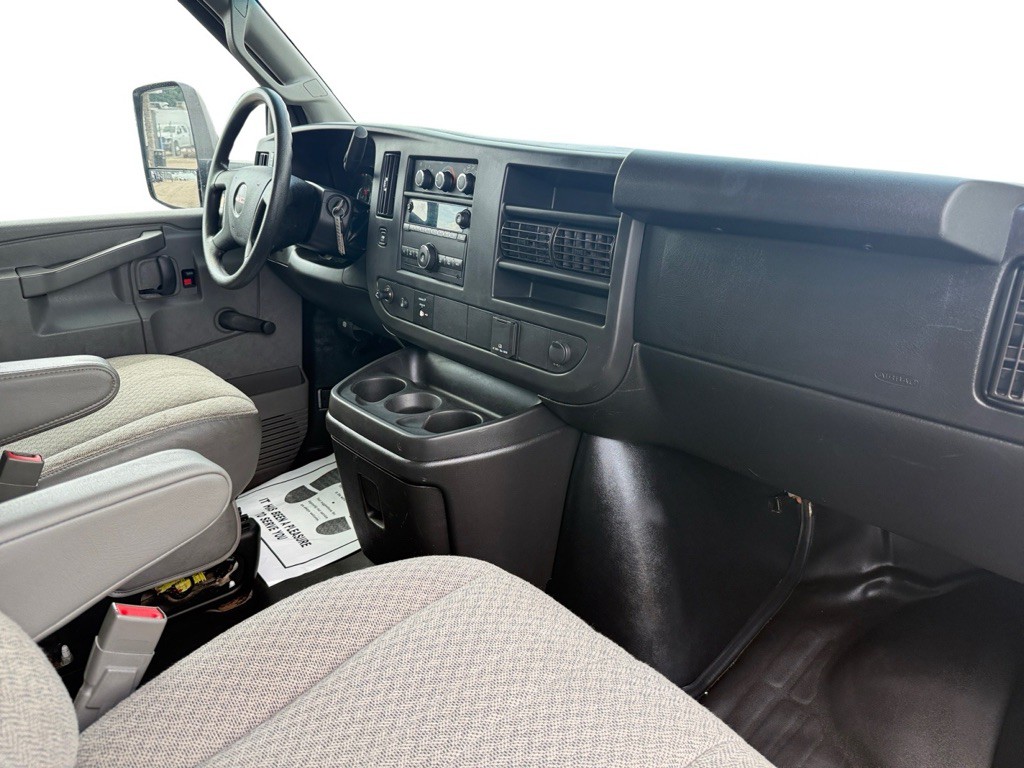 2018 GMC Savana Image 9