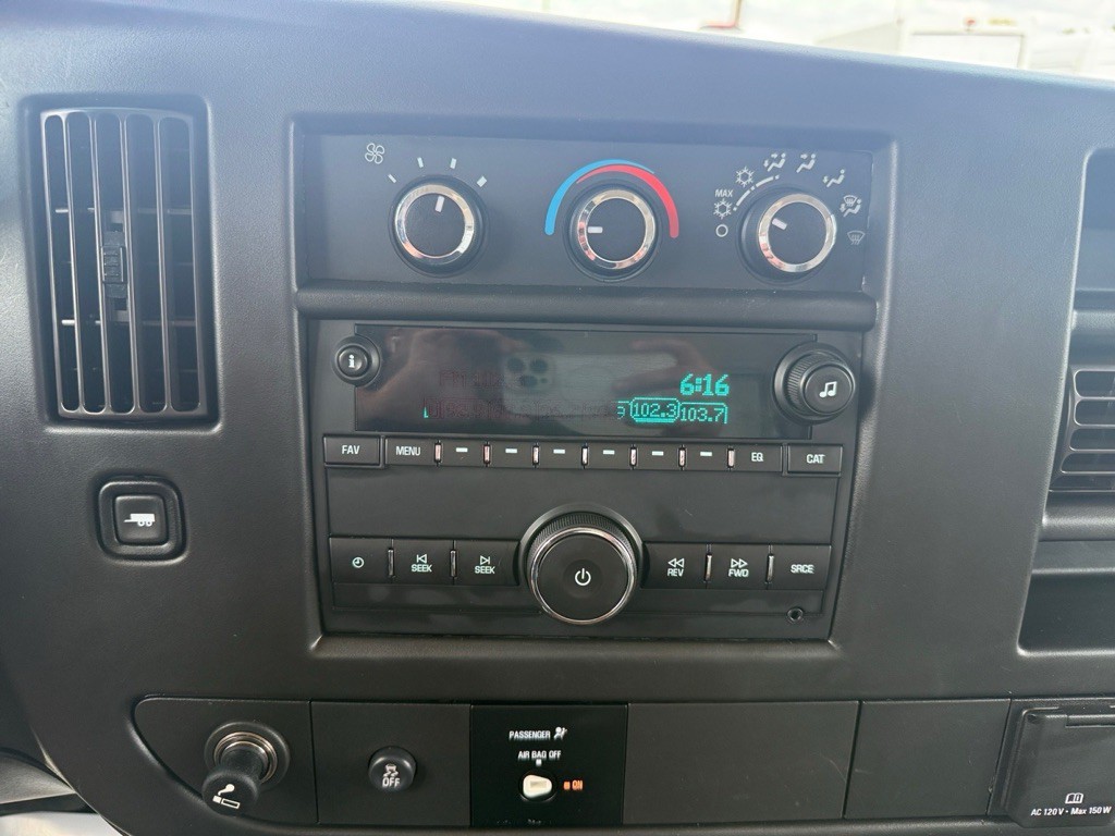2018 GMC Savana Image 14