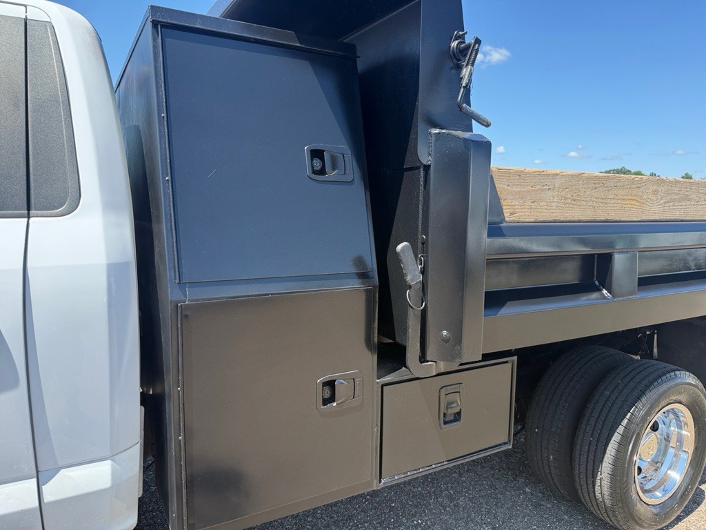 2017 Ford F-350 Image 28