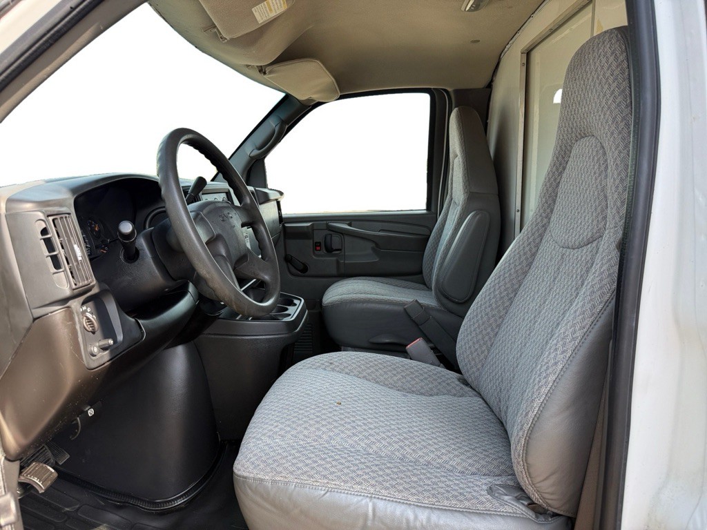 2007 GMC Savana Image 9