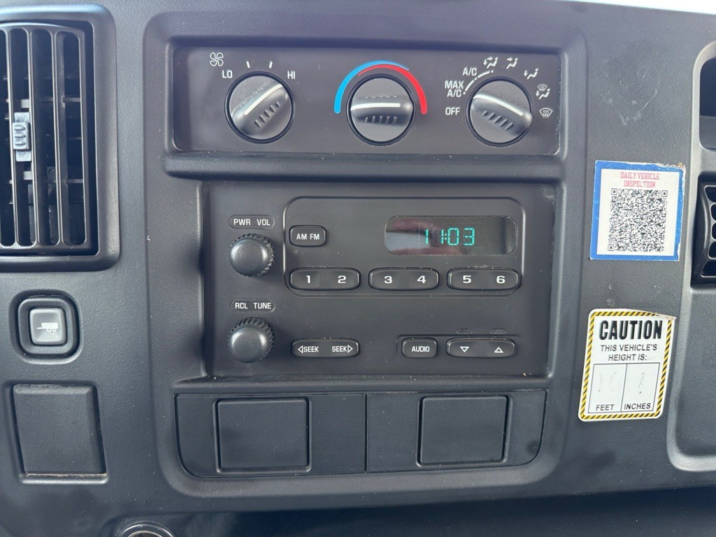 2007 GMC Savana Image 14