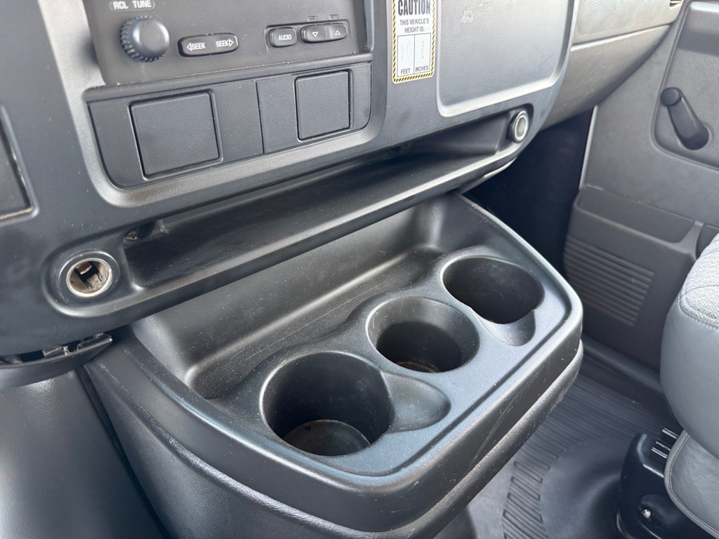 2007 GMC Savana Image 16
