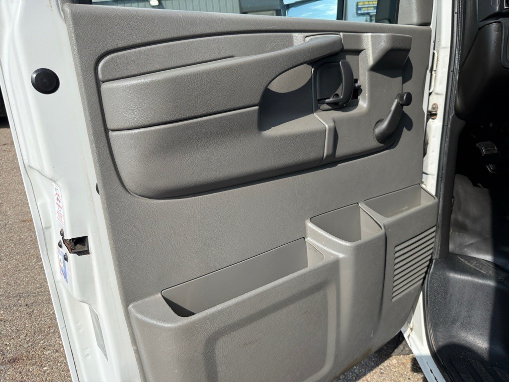 2007 GMC Savana Image 22