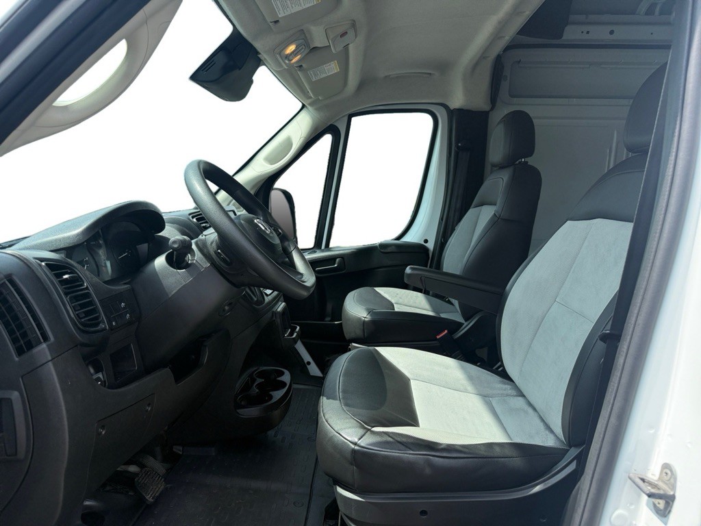 2025 RAM Promaster Image 9