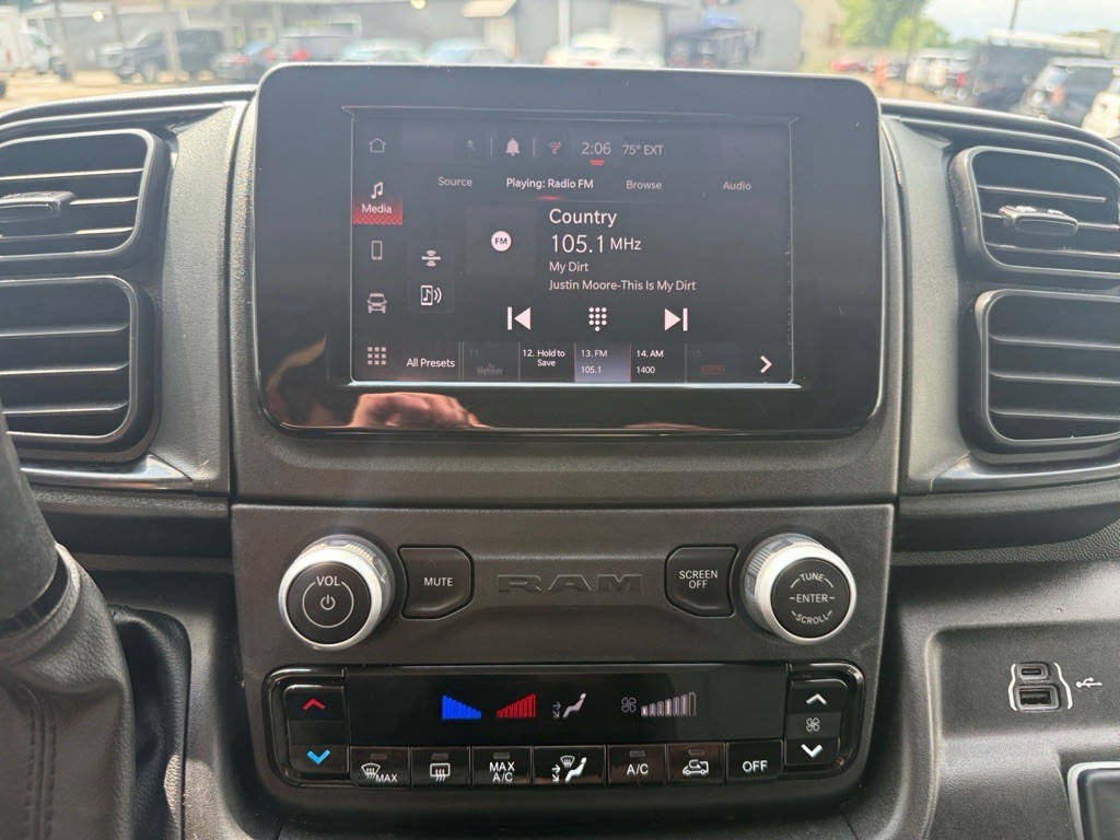 2025 RAM Promaster Image 17