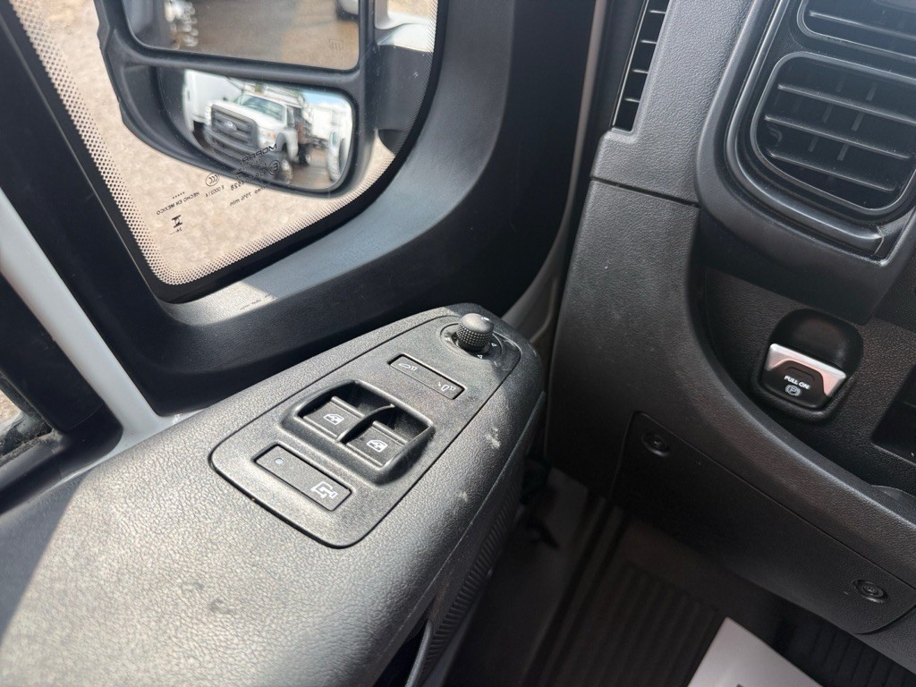 2025 RAM Promaster Image 24