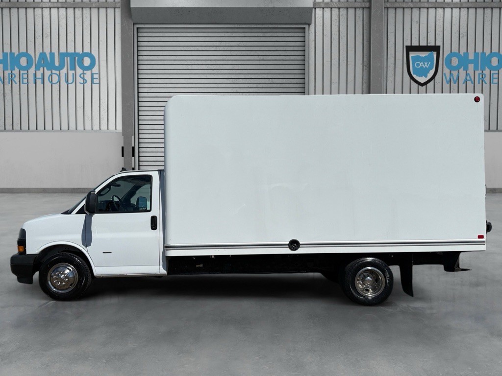 2019 Chevrolet Express Image 3