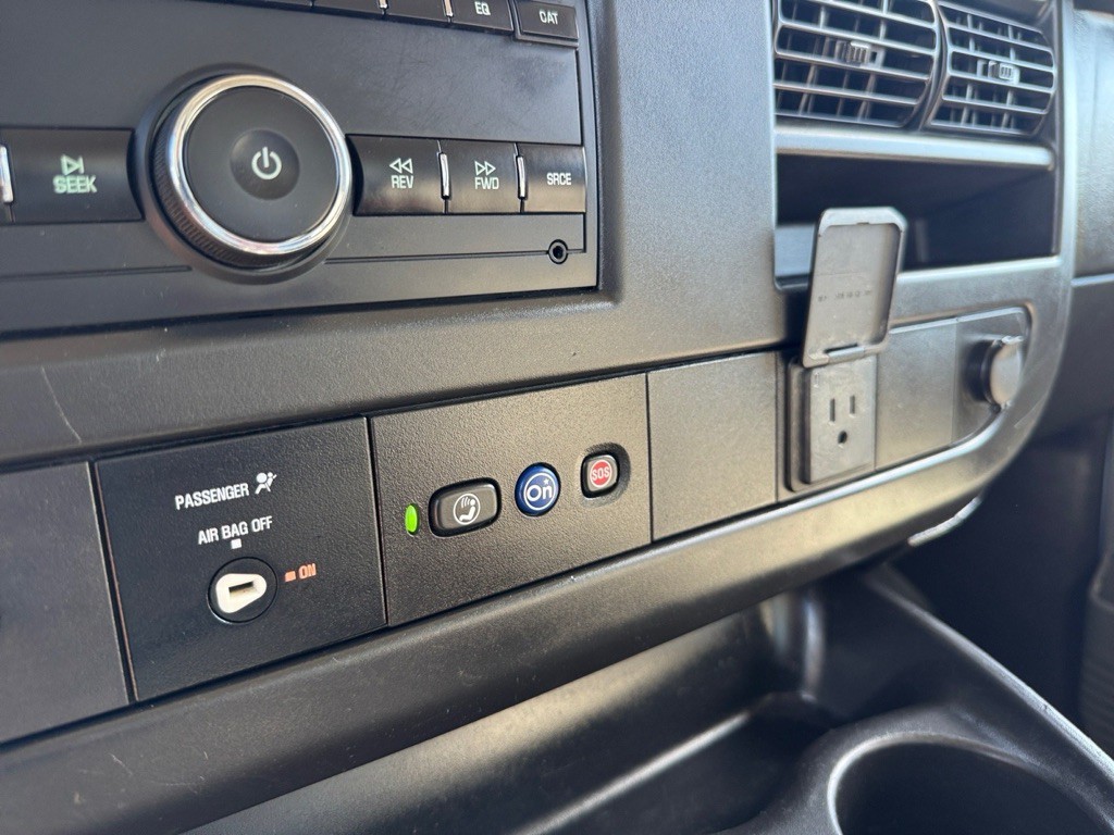 2019 Chevrolet Express Image 17
