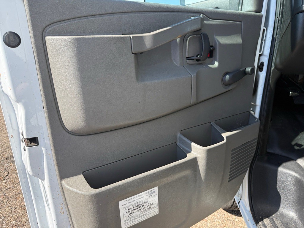 2019 Chevrolet Express Image 20