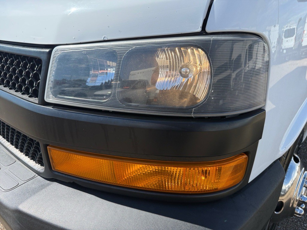 2019 Chevrolet Express Image 22