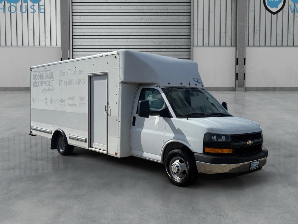 2021 Chevrolet Express Image 2
