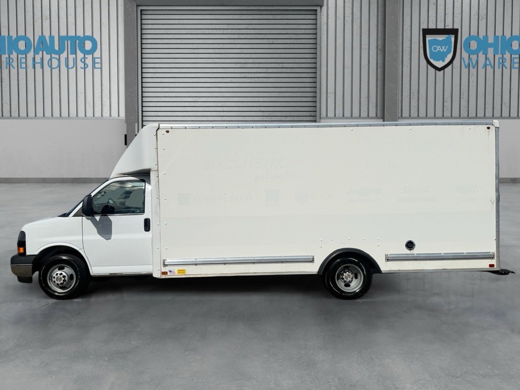 2021 Chevrolet Express Image 3