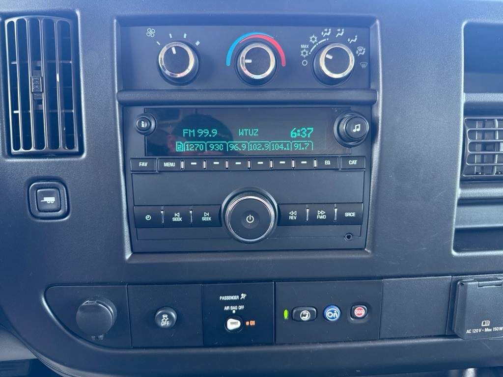 2021 Chevrolet Express Image 13