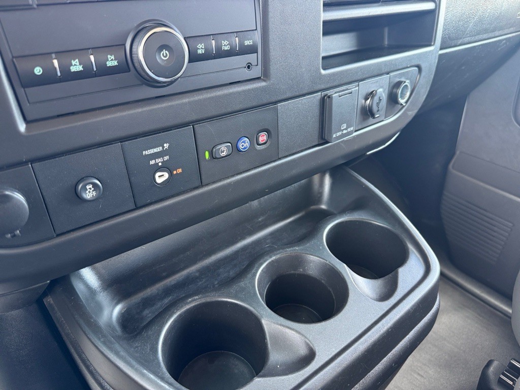 2021 Chevrolet Express Image 15