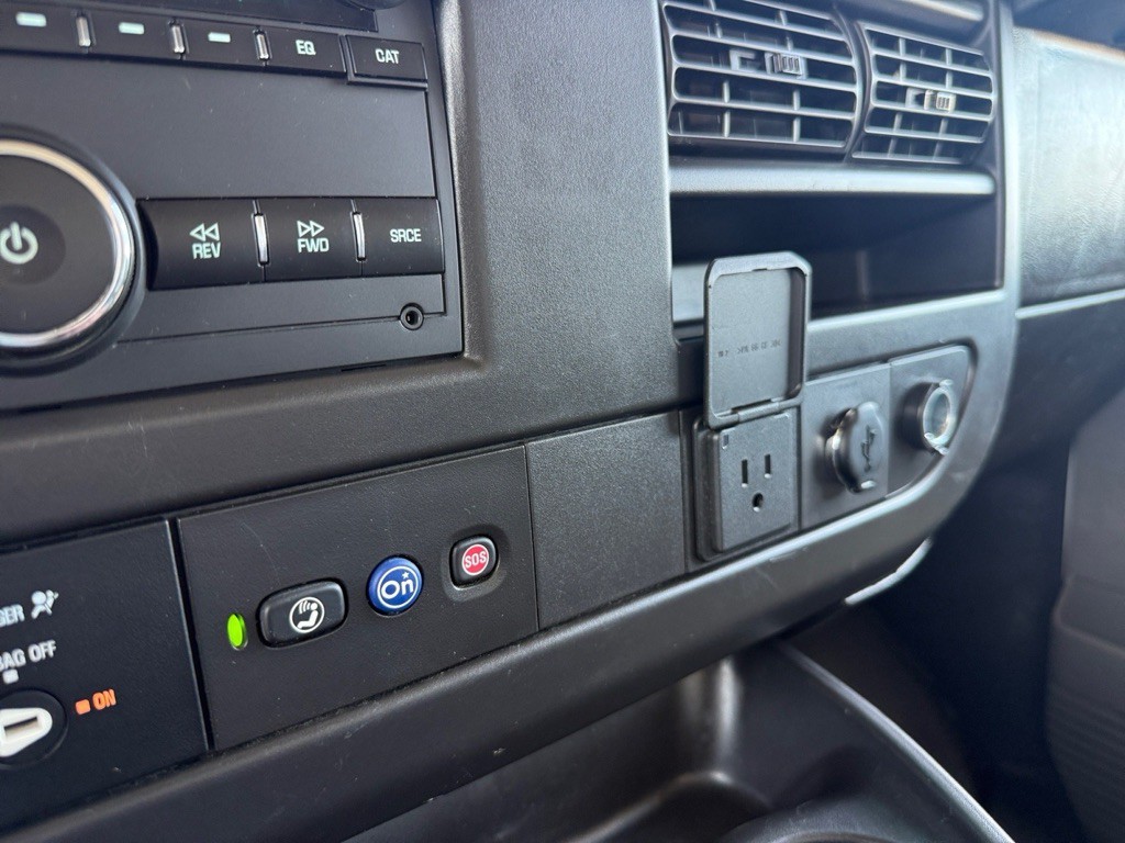 2021 Chevrolet Express Image 16