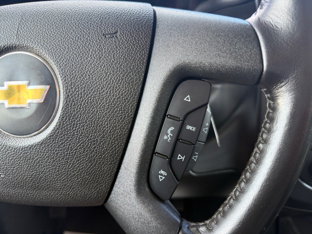 2021 Chevrolet Express Image 18