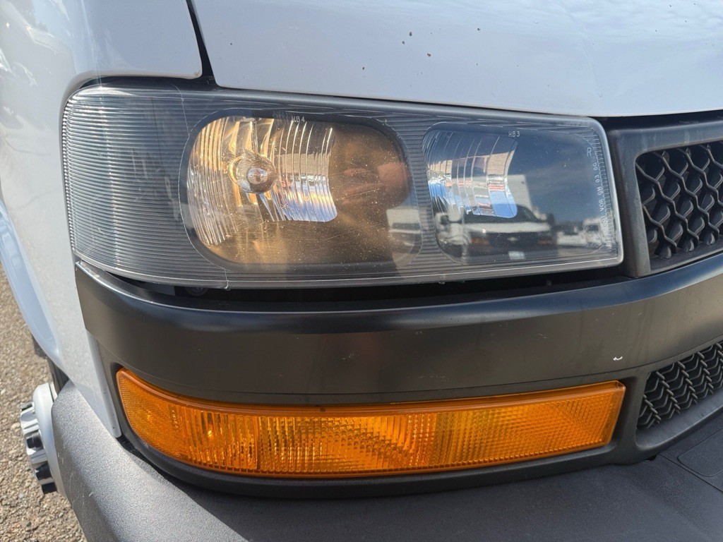 2021 Chevrolet Express Image 23
