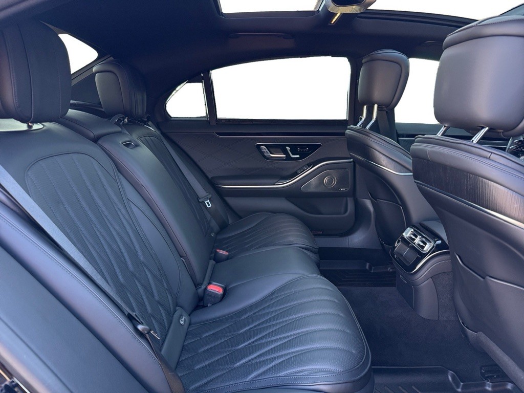 2025 Mercedes-Benz S-Class Image 15