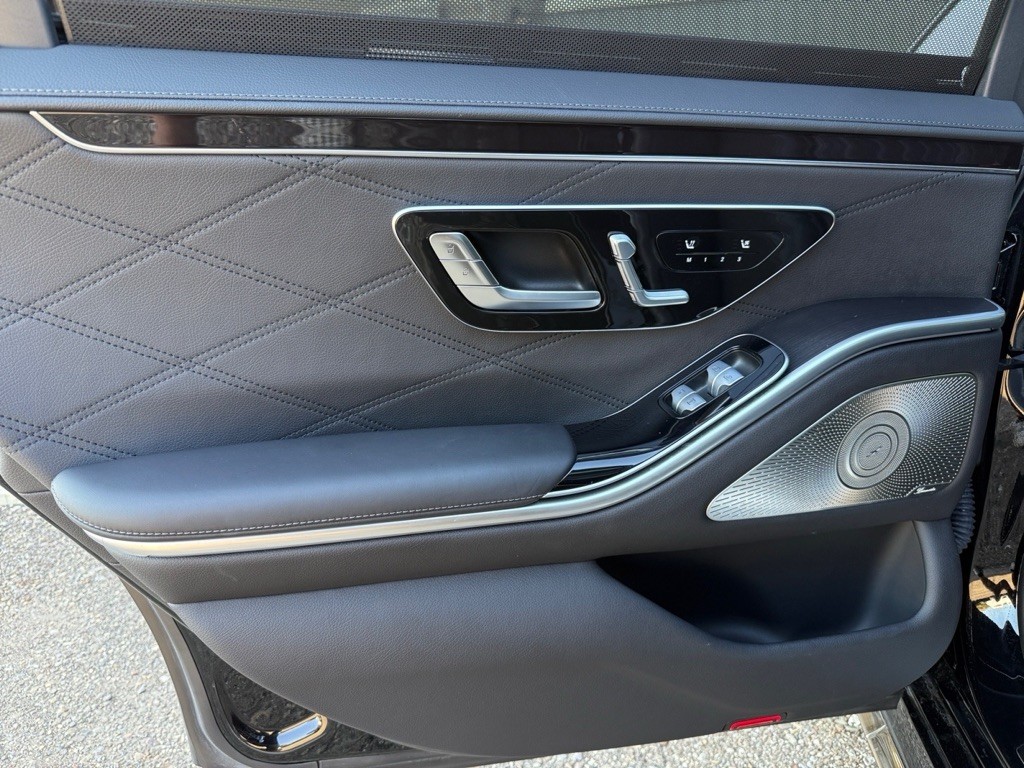 2025 Mercedes-Benz S-Class Image 34