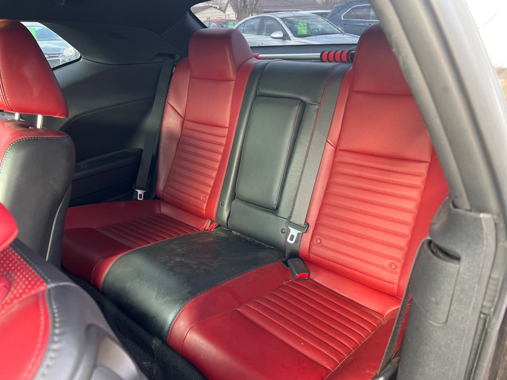 2014 Dodge Challenger Image 8