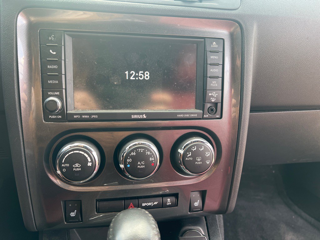 2014 Dodge Challenger Image 10