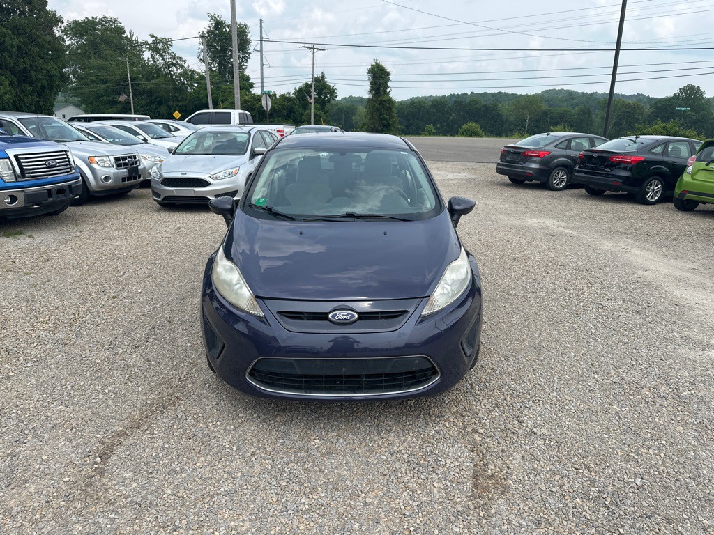 2013 Ford Fiesta Image 2